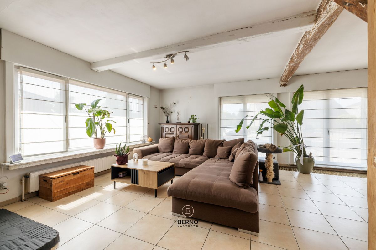 Instapklare gelijkvloerse woning op 1128 m² – 3 slaapkamers, ruime tuin én garage. foto 4