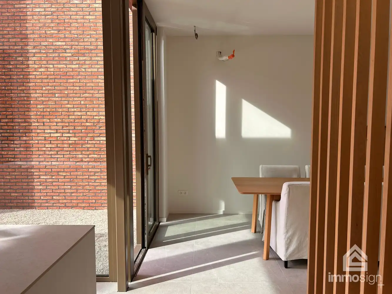 Volledig nieuwe stadswoning achter charmante gevel met stadstuin, 3 slaapkamers, 2 badkamers in Bree centrum! foto 13