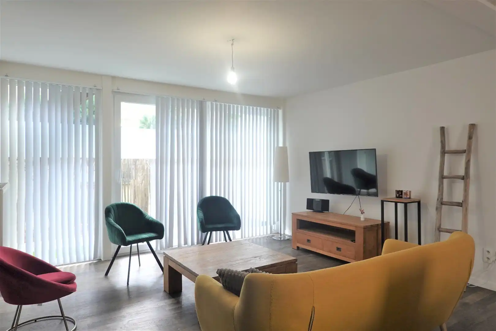 Ruim gelijkvloers appartement met koertje  foto 2