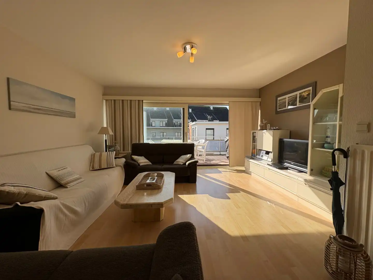 Te koop – Ruim duplexappartement aan zee met garage  foto {{pictureIndex}}