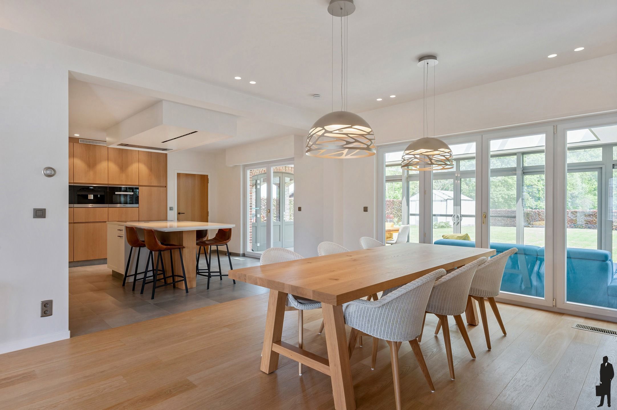 Ruime en instapklare woning (320m²) met 4 slaapkamers en prachtig zicht op weiland op een perceel van 928m² foto 6