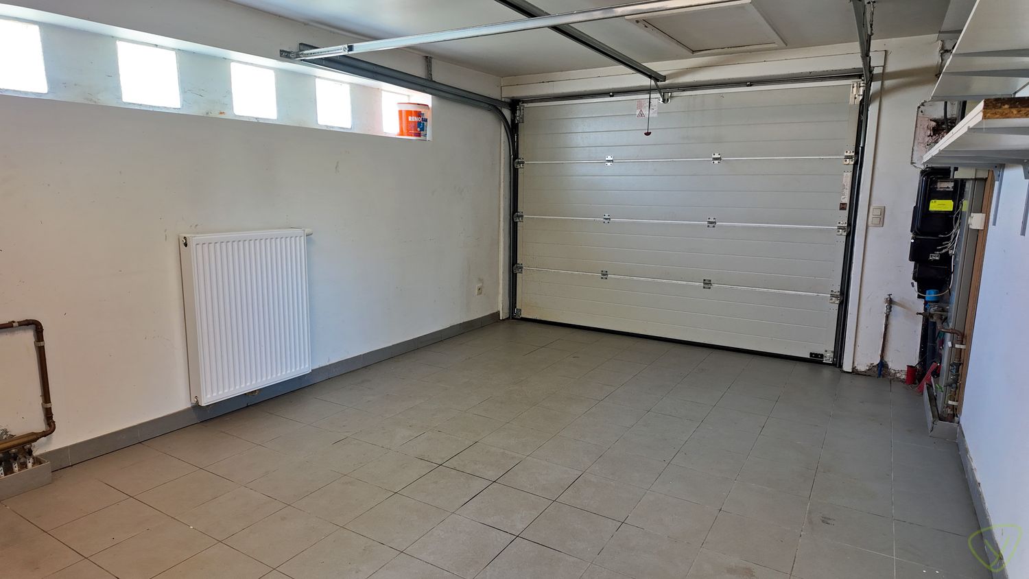 Gerenoveerde open bebouwing met 3 slaapkamers, zuidgerichte tuin en dubbele staanplaats! foto 7