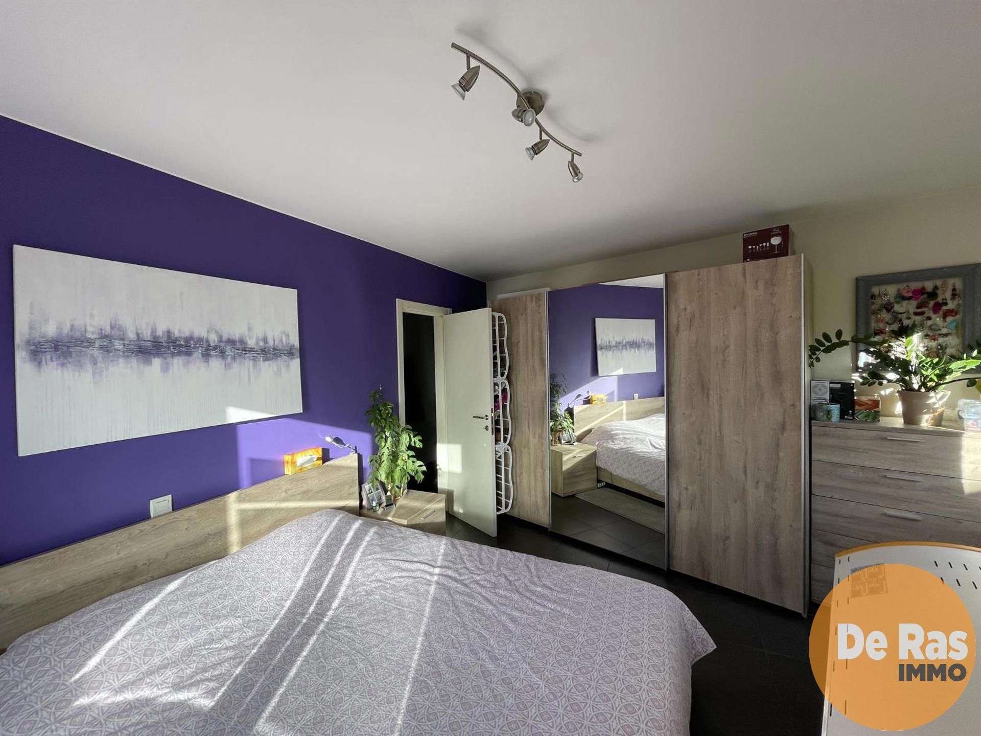 BURST - Verzorgd 3-slaapkamerappartement nabij het station foto 9