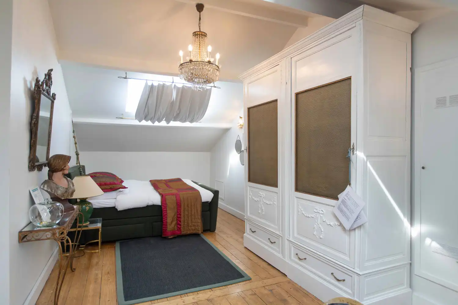 Ruime en luxueuze neoclassicistische herenwoning incl. dubbele garage en veelzijdige mogelijkheden op toplocatie te Antwerpen-Zuid foto 30