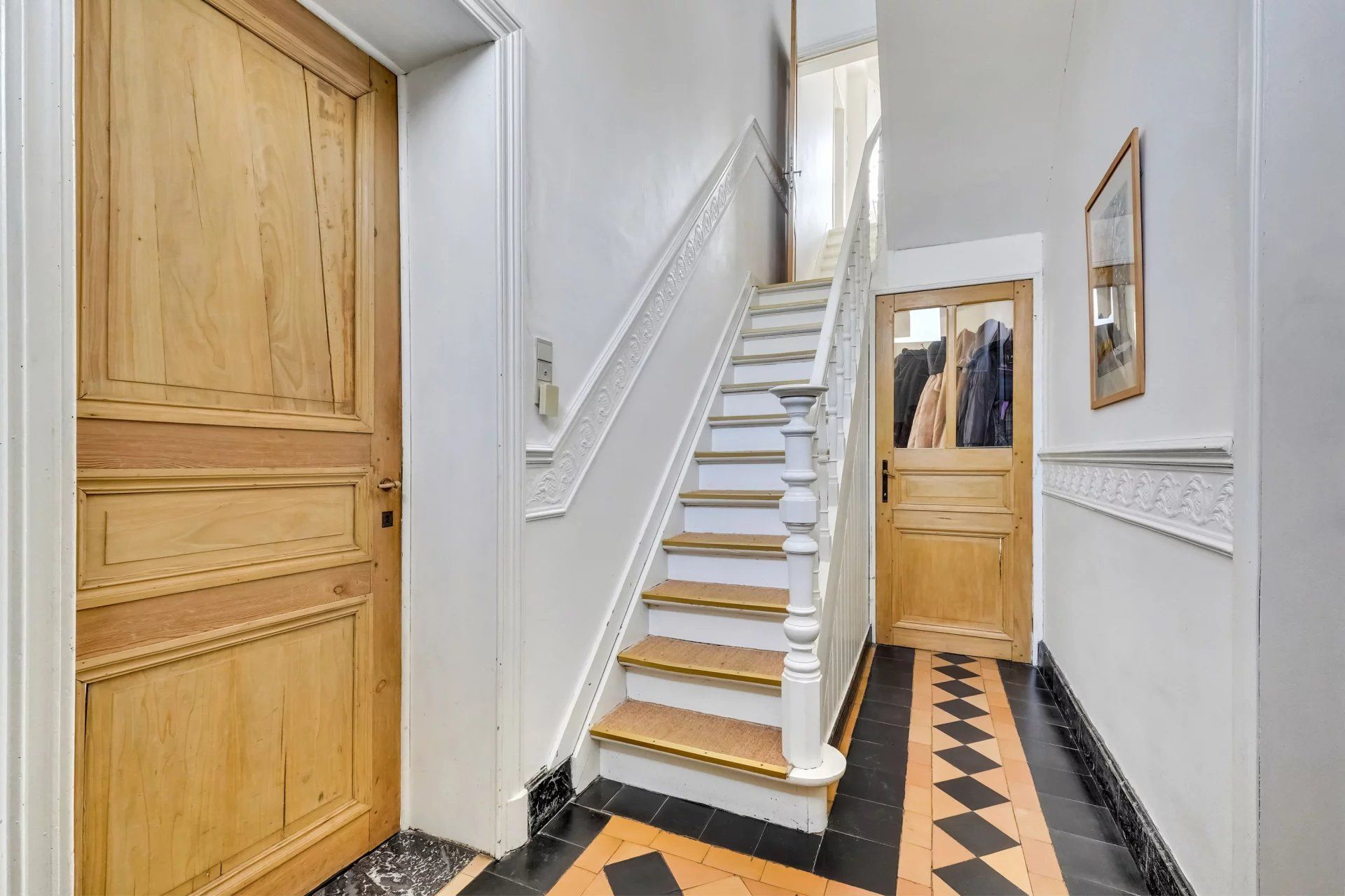 Karaktervolle woning met zwembad en ingerichte leefzolder foto 4