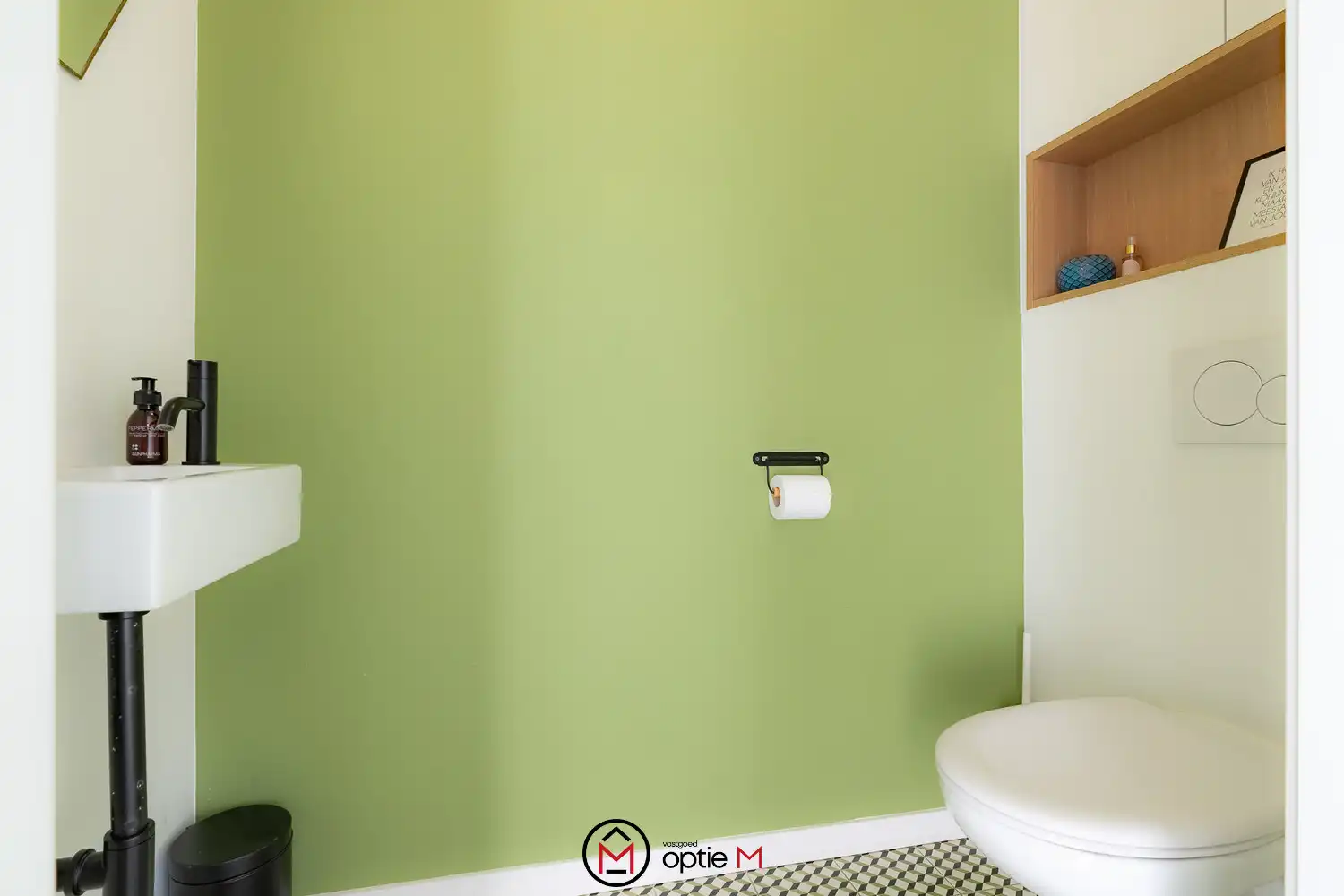 Moderne, energiezuinige woning met patio, zonnepanelen en hoogwaardige afwerking foto 15