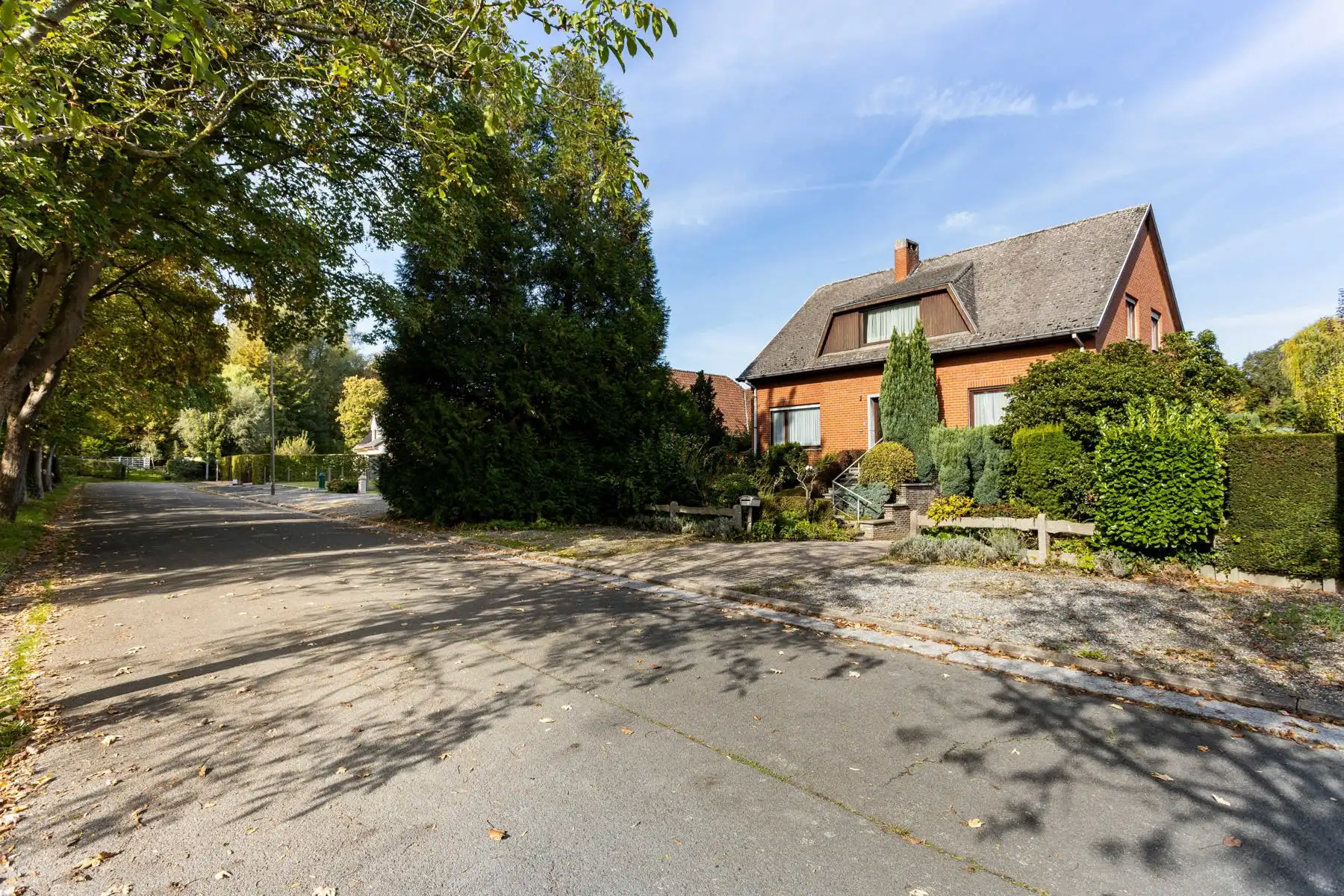 Ruime open bebouwing met 5 slaapkamers op toplocatie! foto 29