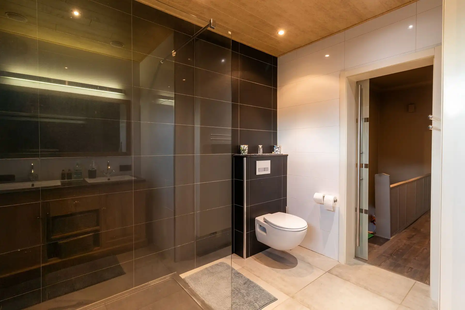 Unieke woning met magazijn in Boom foto 18