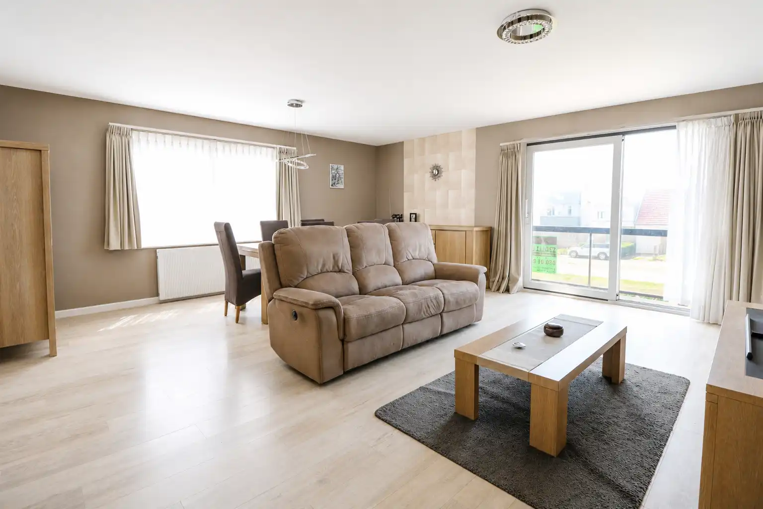 Ruim en lichtrijk hoekappartement met 2 slaapkamers, terras én garage foto 4