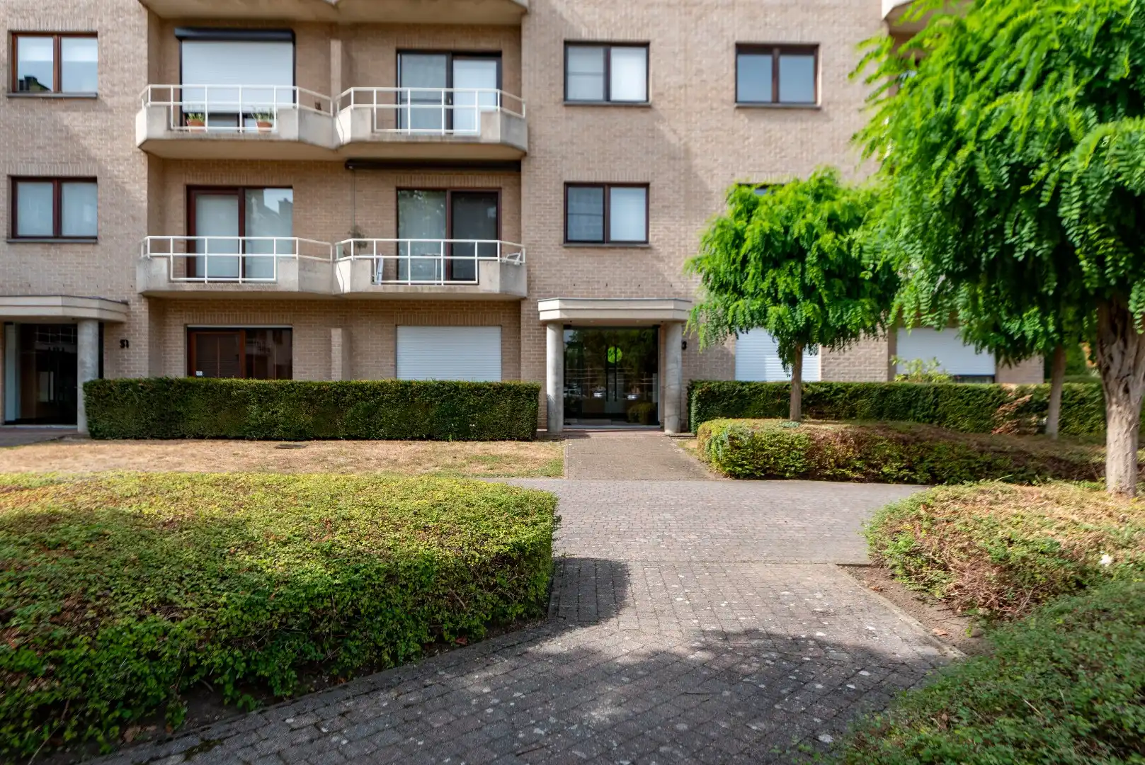 Ruim 2-slaapkamerappartement met twee terrassen en autostaanplaat foto 18