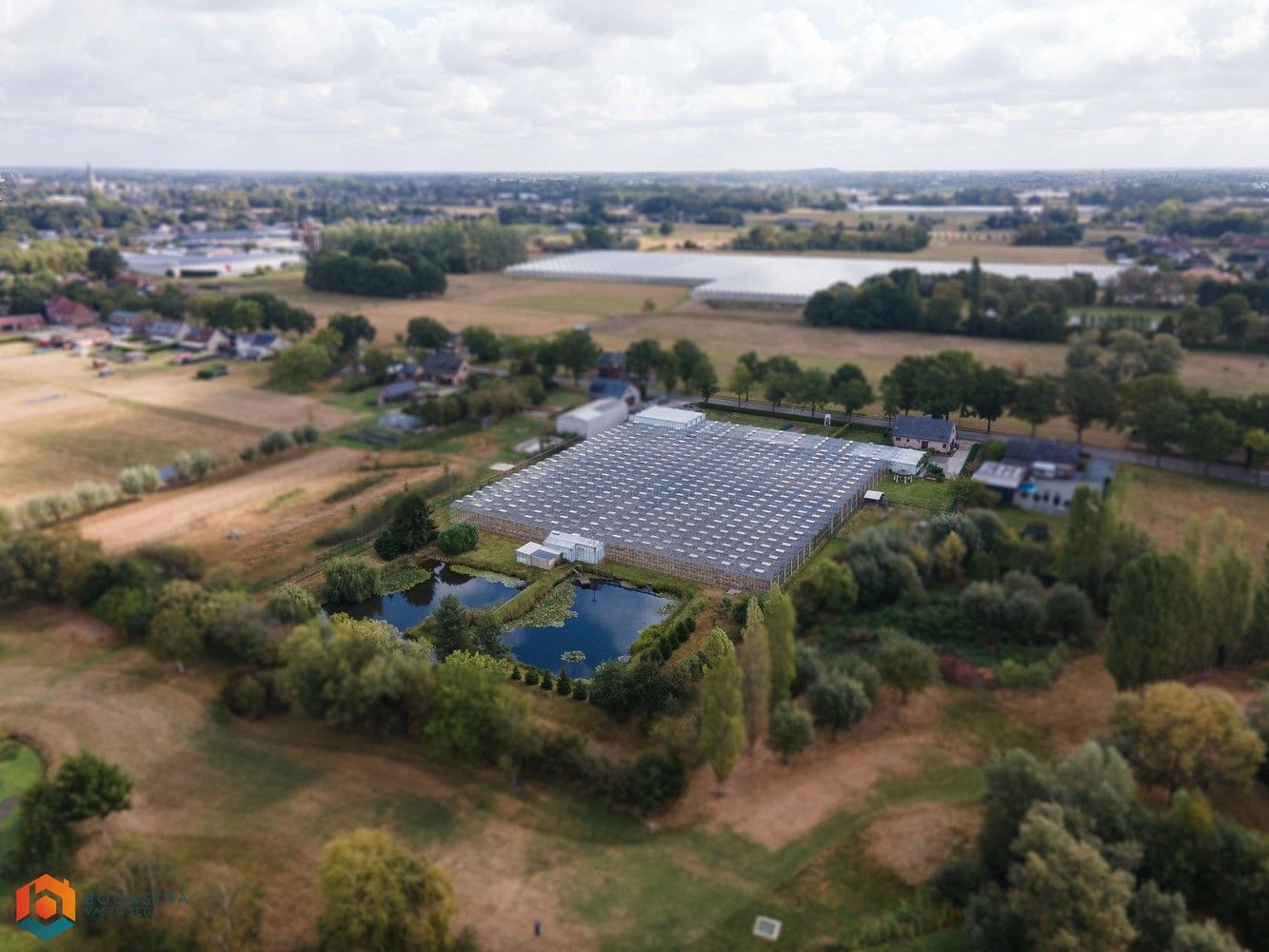 Woning met 4 slpkrs op een perceel van 13.598 m² te Sint-Katelijne-Waver foto 2