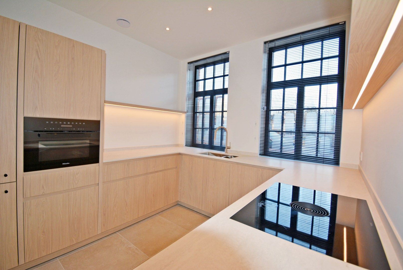 Moderne en energiezuinige nieuwbouwwoning in Koolkerke. foto 3