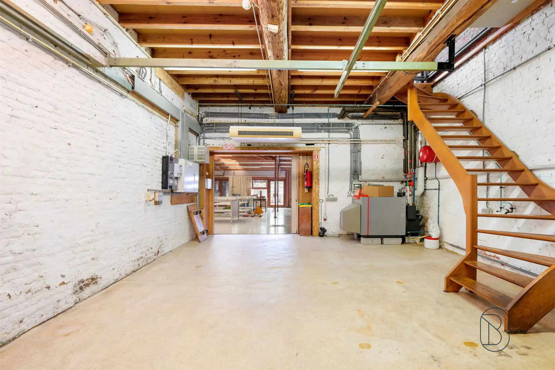 Gemengd gebouw, ideaal voor een zelfstandige/investeerder! foto 8