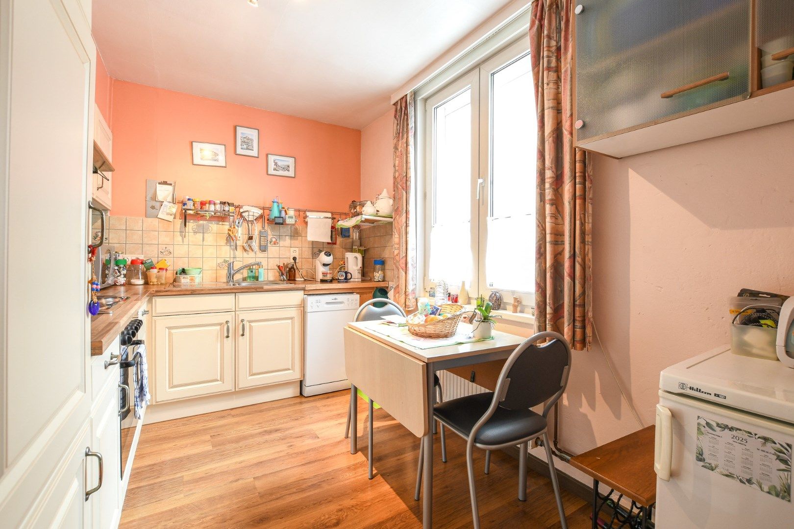 Instapklaar 3-slaapkamerappartement met koer & terras – vlak bij Grote Markt en jachthaven! foto 4