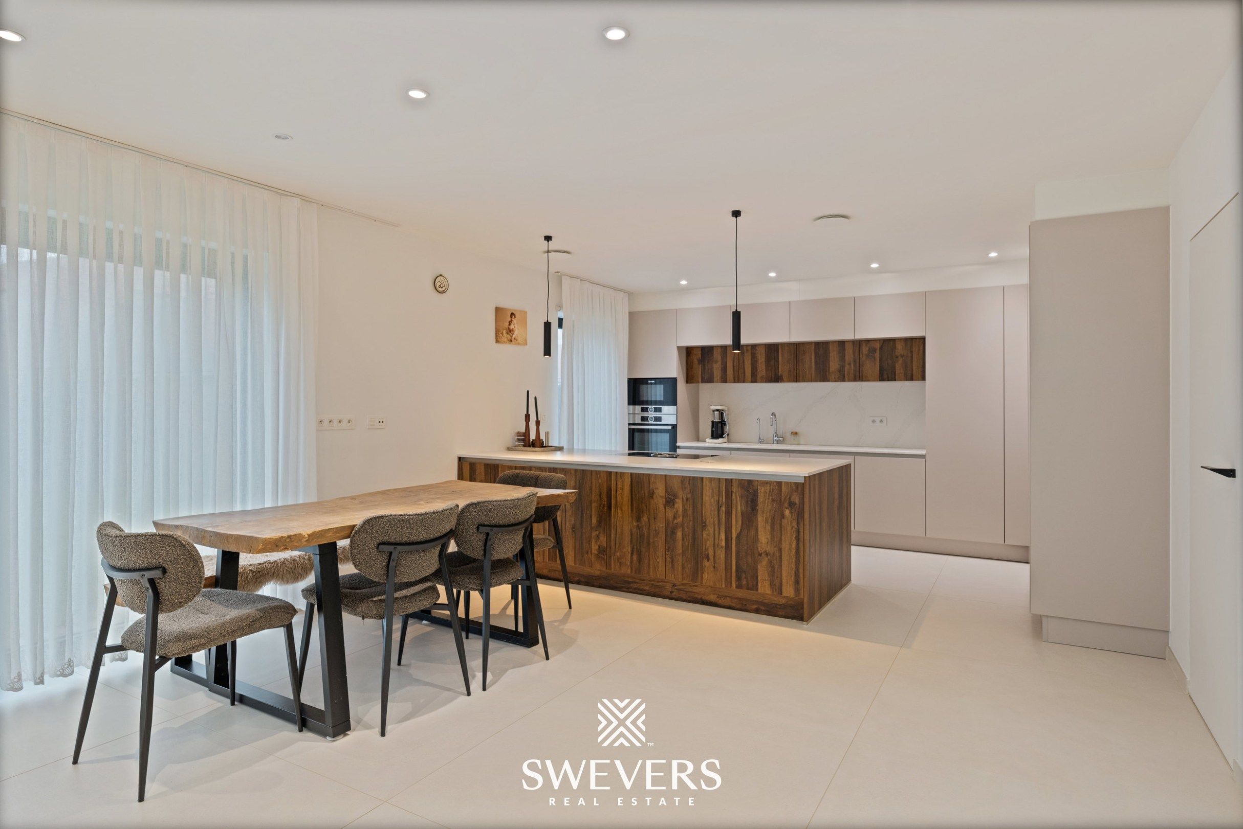 Instapklare, energiezuinige gezinswoning van 224m² te Beringen foto 8