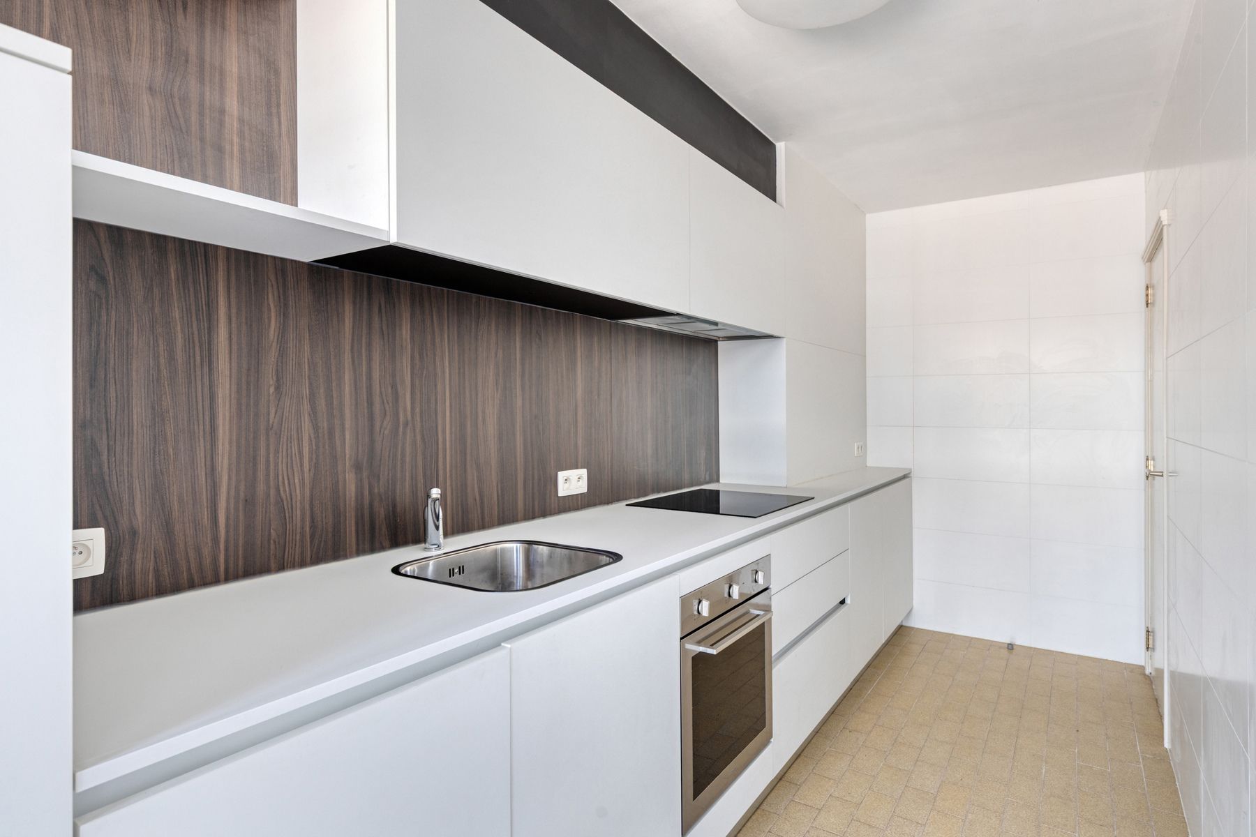 RUSTIG GELEGEN APPARTEMENT + GARAGE TE KOOP IN REGIO ZELLIK foto 3