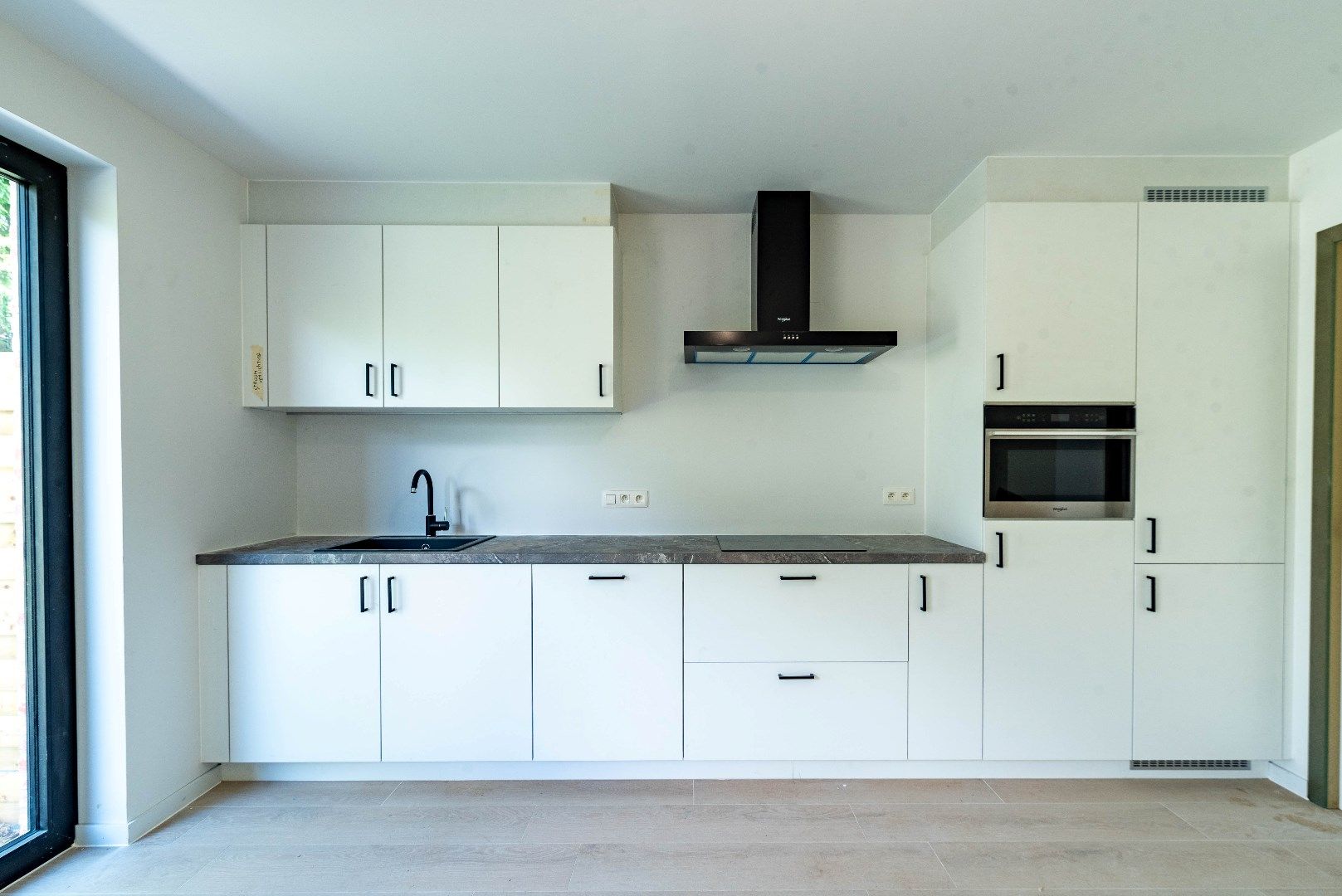 Modern BEN-appartement met groene tuin  foto 13