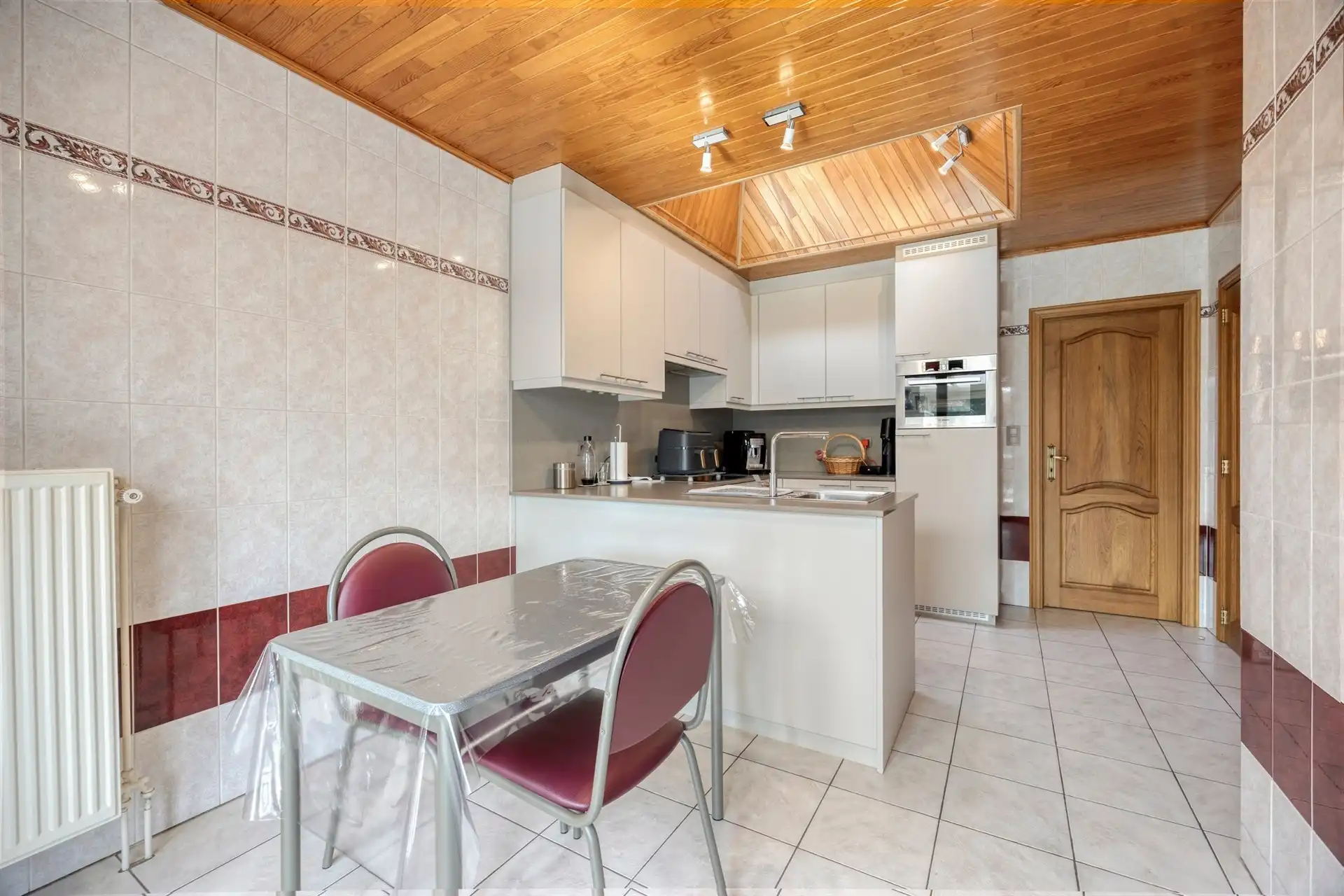 Zeer nette bungalow woning foto 12