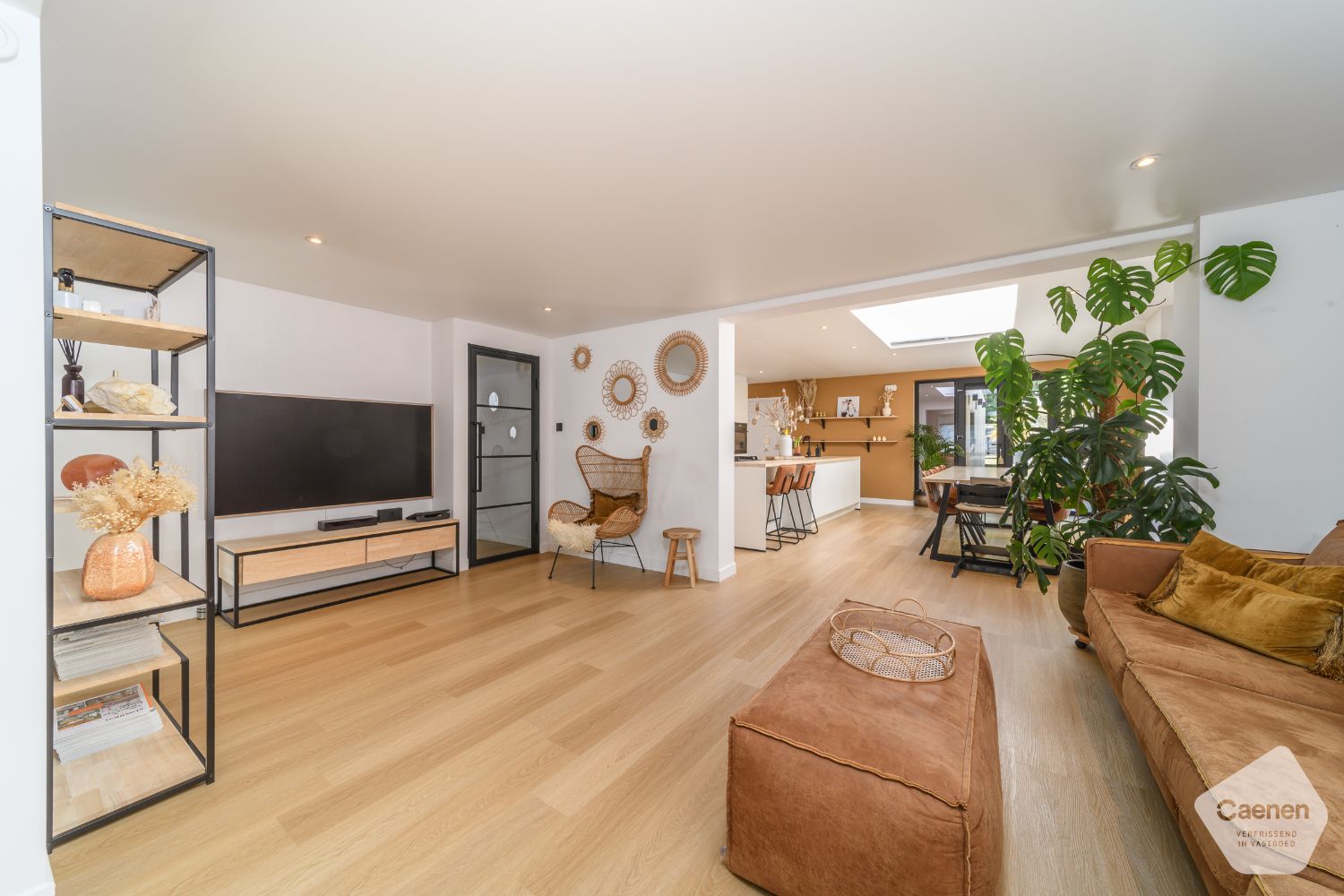 Te koop – Prachtige ruime gerenoveerde woning in Adinkerke foto 4