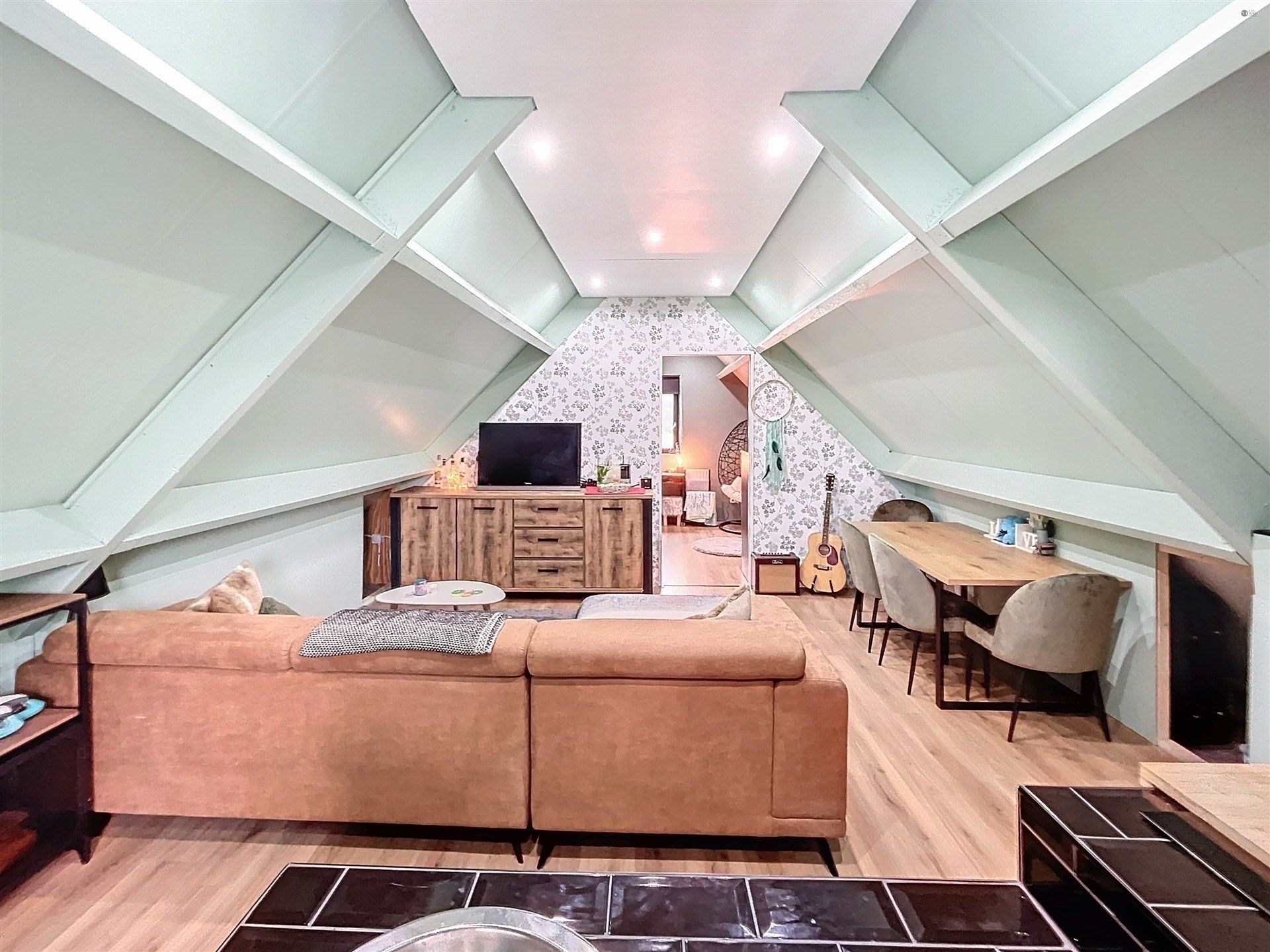 PRACHTIG GELEGEN HOEVE met bijgebouw, paardenstallen, binnenpiste en weiden op 18.385m² foto 31