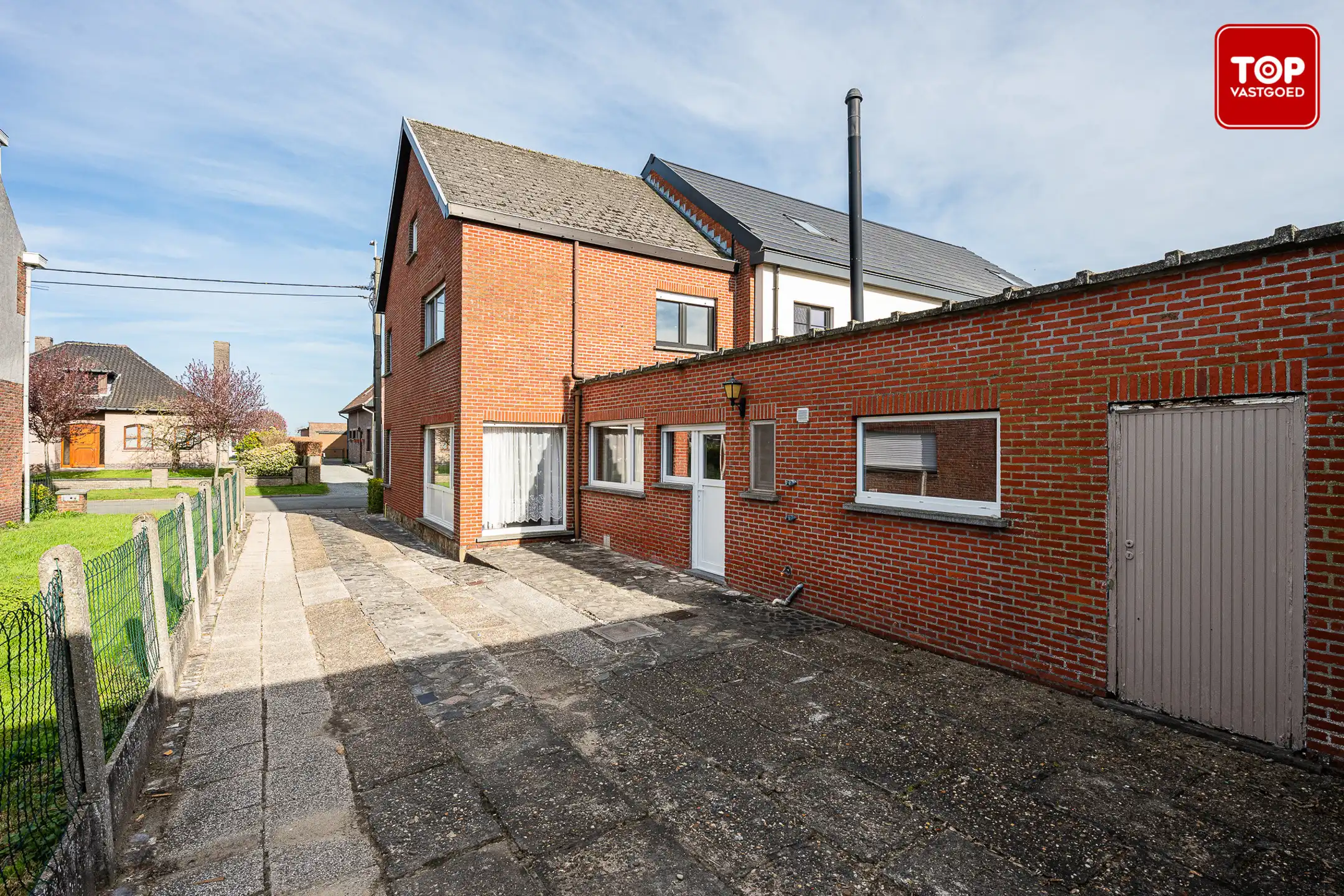 HOB met 3 slaapkamers en tuin foto 19