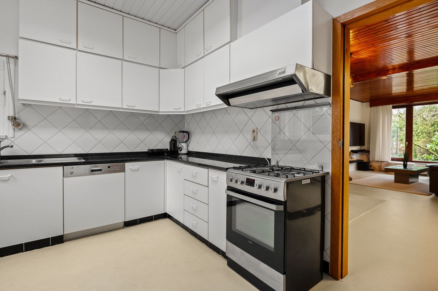 Gezellige laagbouwwoning met 3 slaapkamers, veranda en tuin te Brasschaat! foto 6