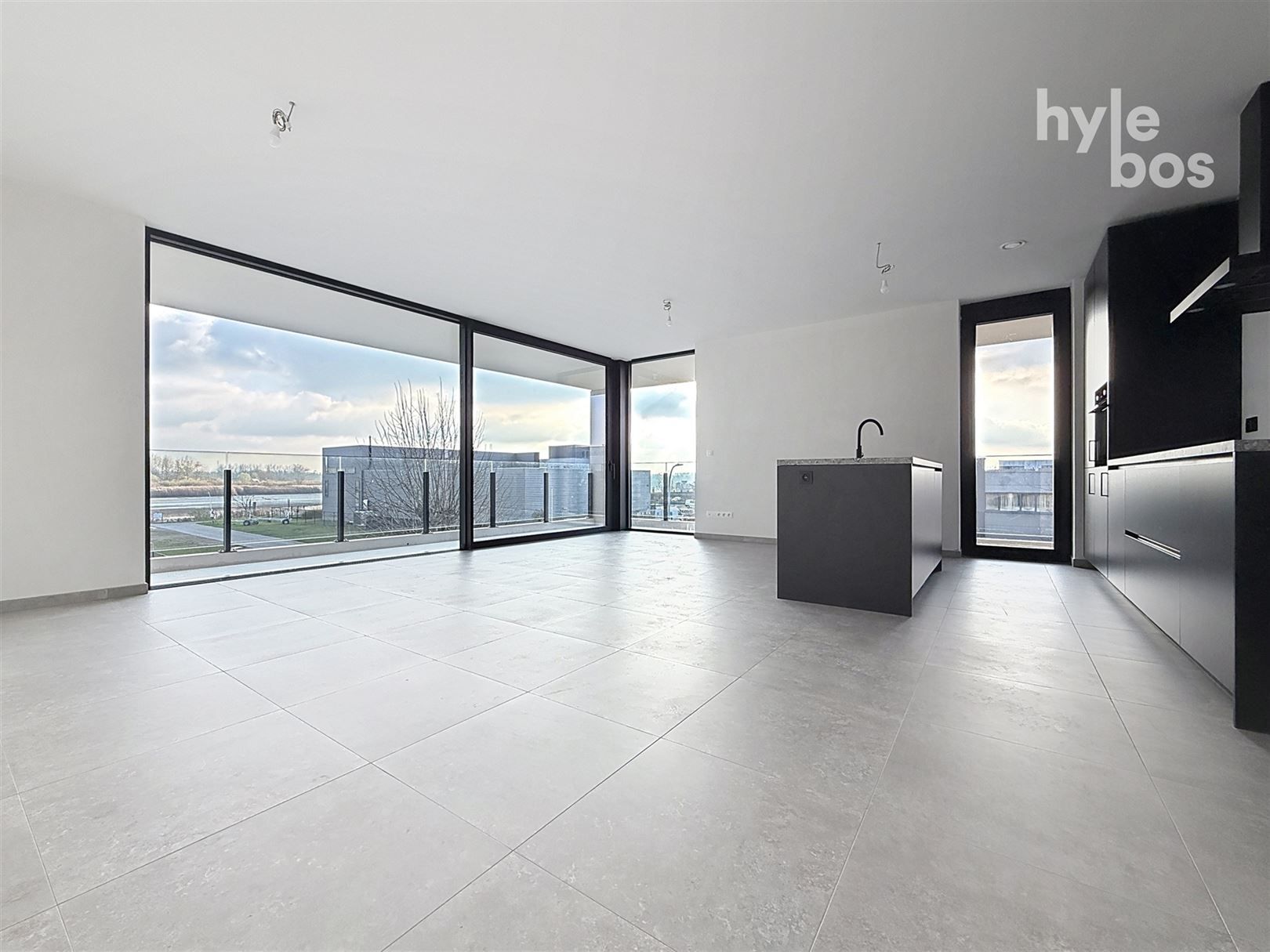 2 slaapkamer nieuwbouwappartement met scheldezicht foto 2