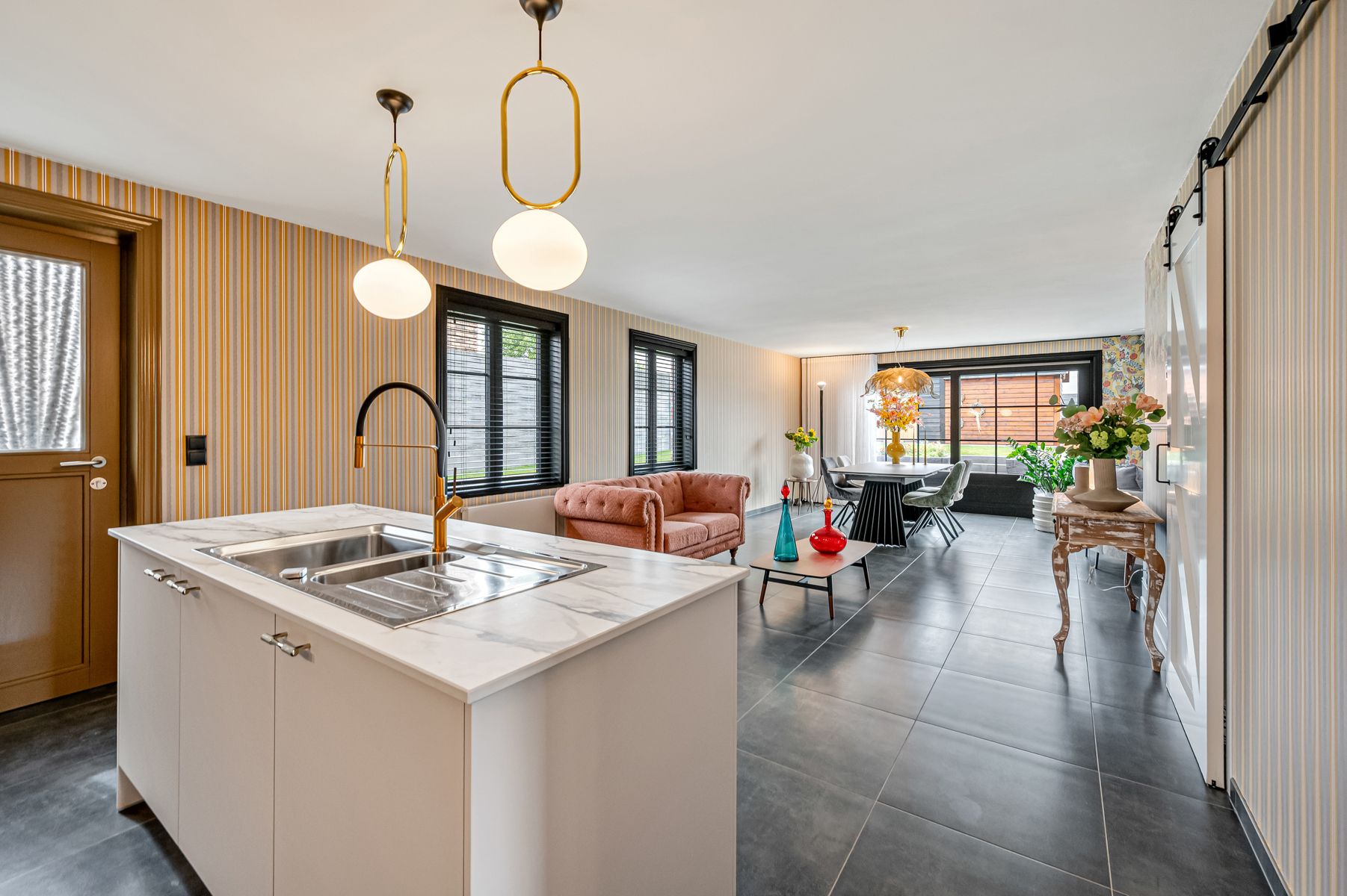 Recente (2020) open bebouwing met tuin en 3 slaapkamers foto 13