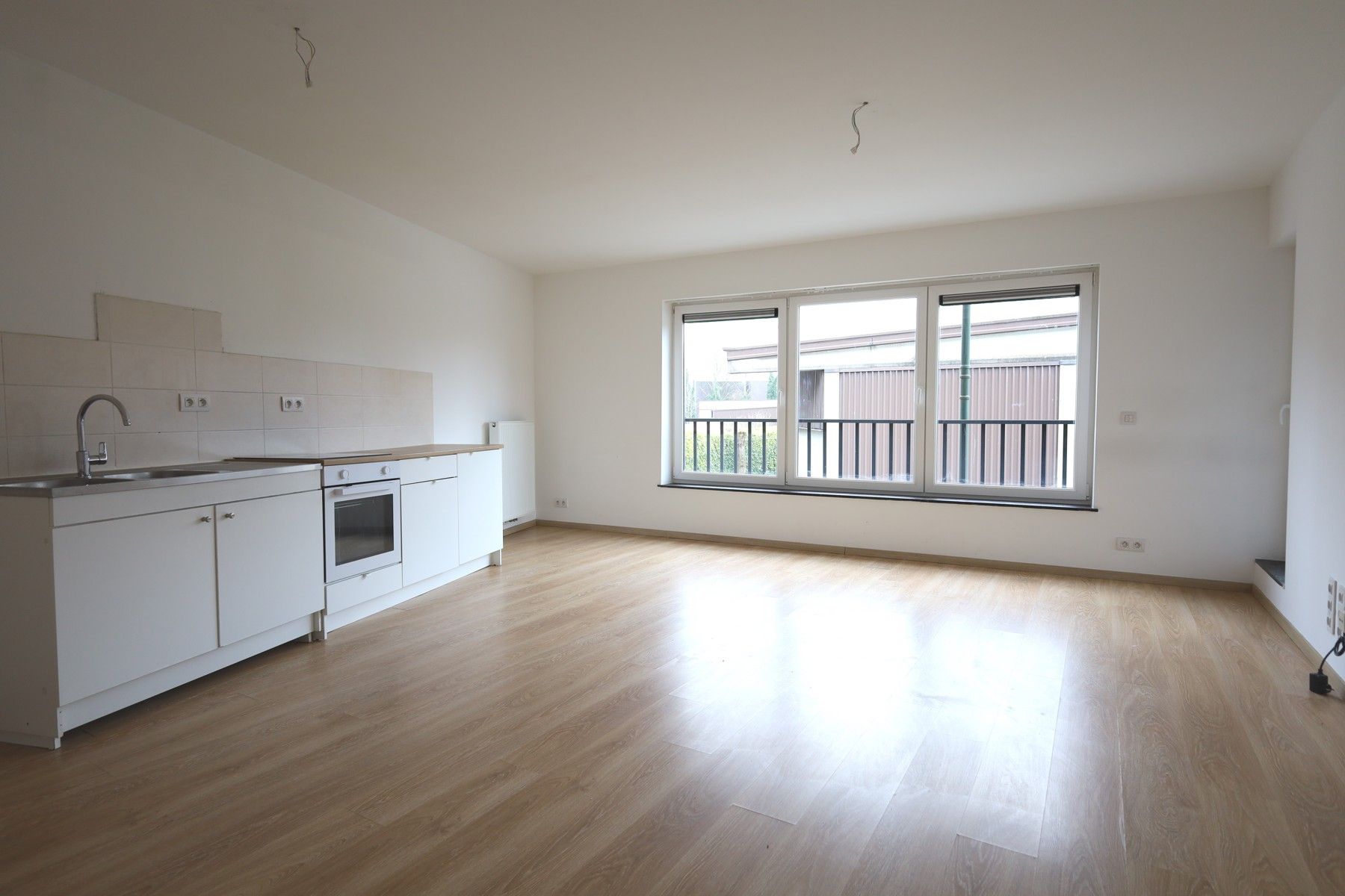 Lichtrijk appartement met terras foto 2