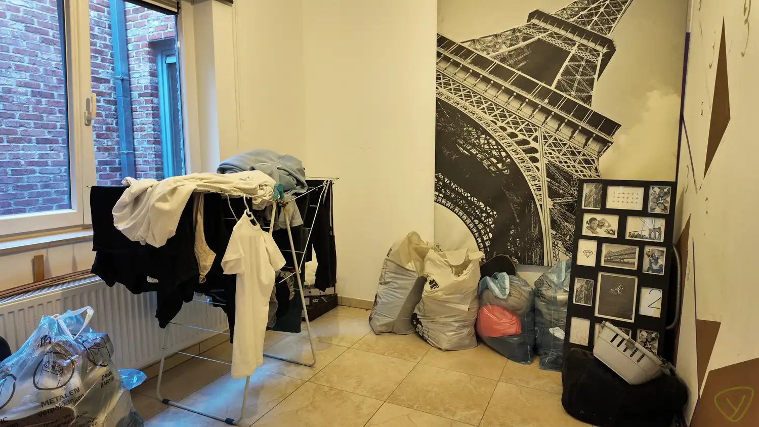 Centraal gelegen appartement vlakbij de Markt van Eeklo! foto 6