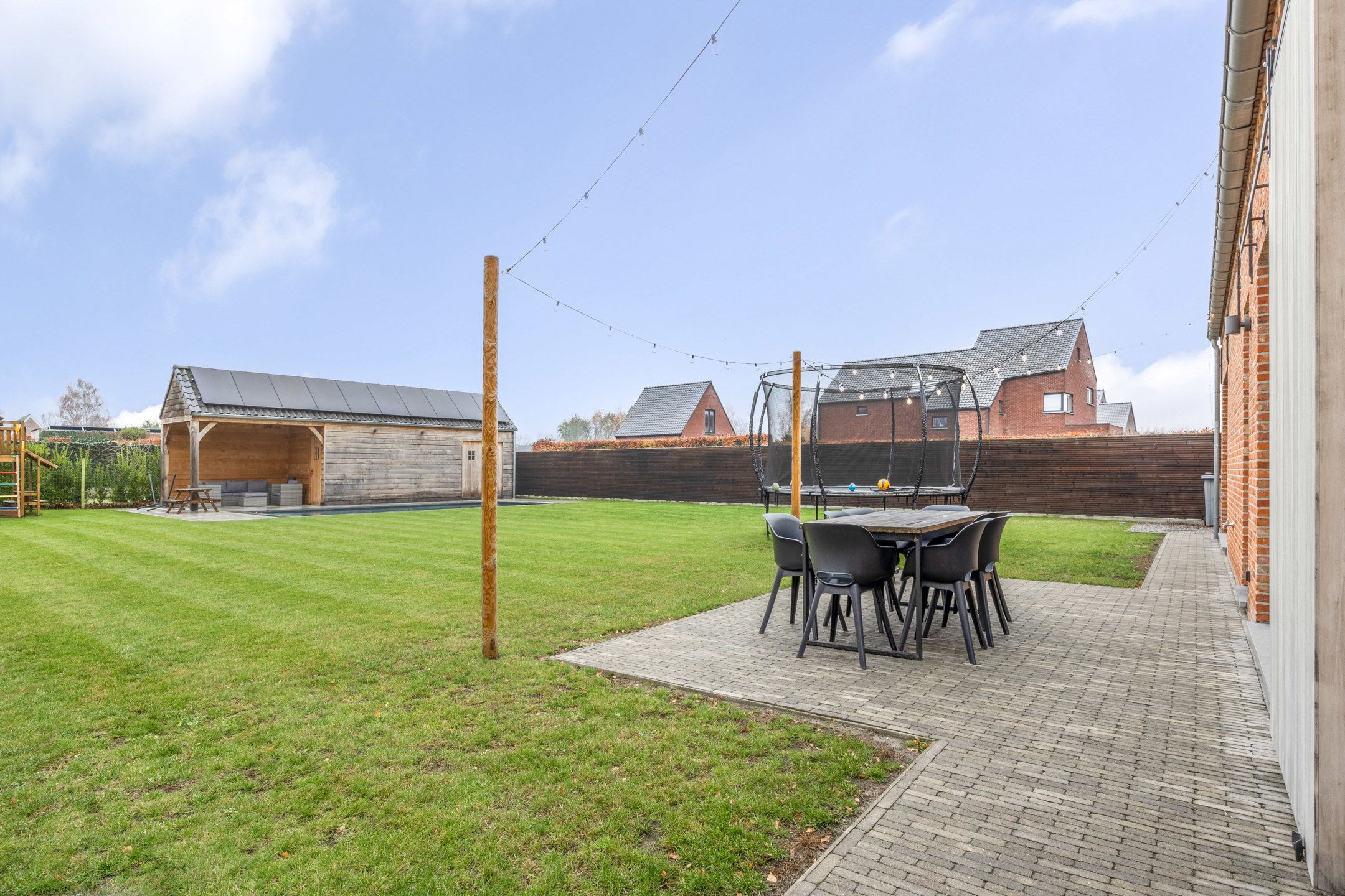 Langgevelhoeve met bijgebouw op rustige landelijke locatie foto 25