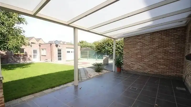 Villa van circa 220m² met 4 slaapkamers op 7 are 90 ca foto 7