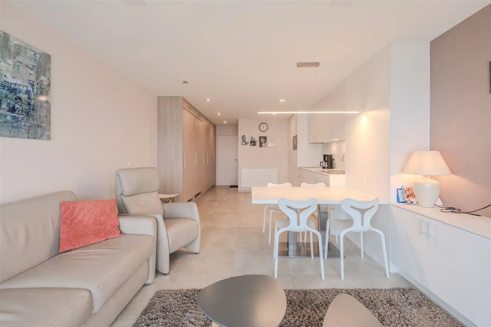 Moderne instapklare studio foto 3