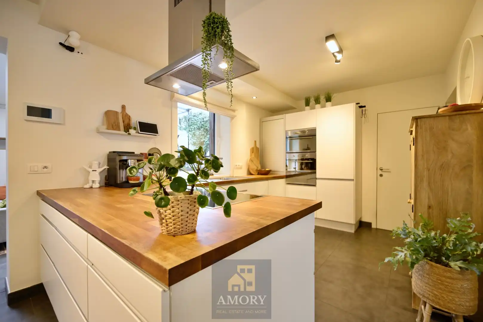 Ruime, gerenoveerde gezinswoning in Gavere foto 8