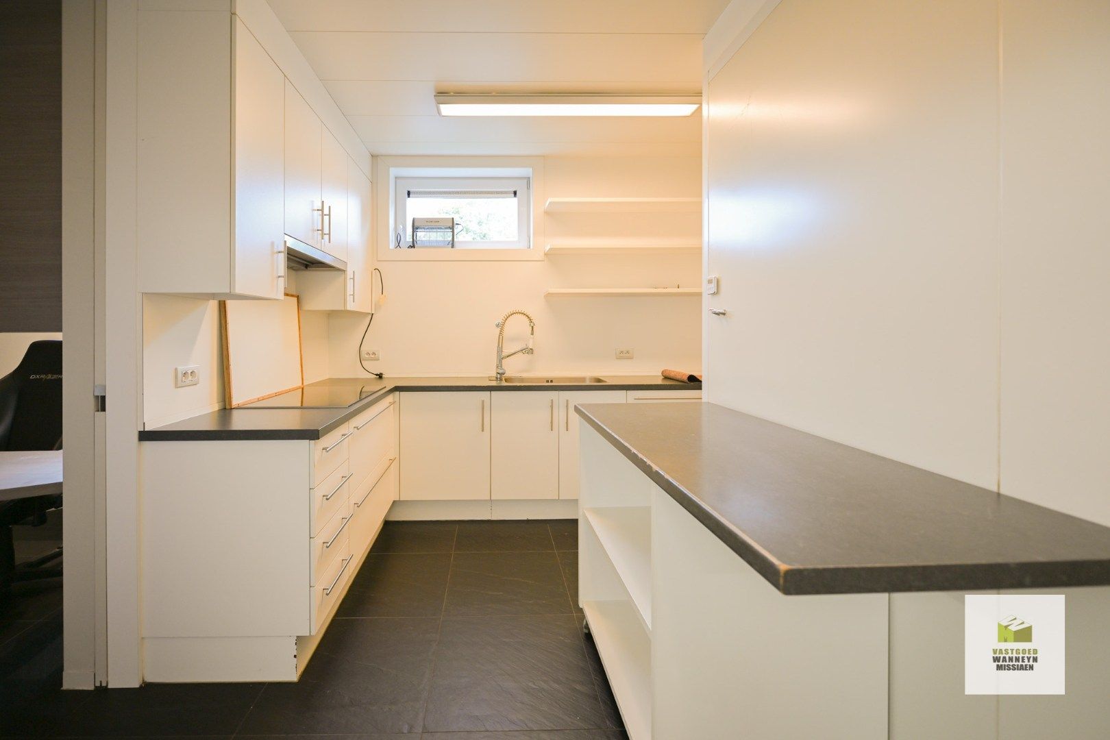 Instapklaar handelspand (80 m2) momenteel ingericht als traiteurszaak foto 10