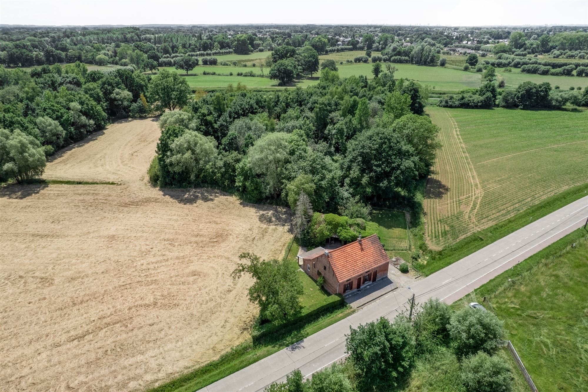 Hoofdfoto van de publicatie: Te renoveren woning, gelegen aan de Dijle te Bonheiden.