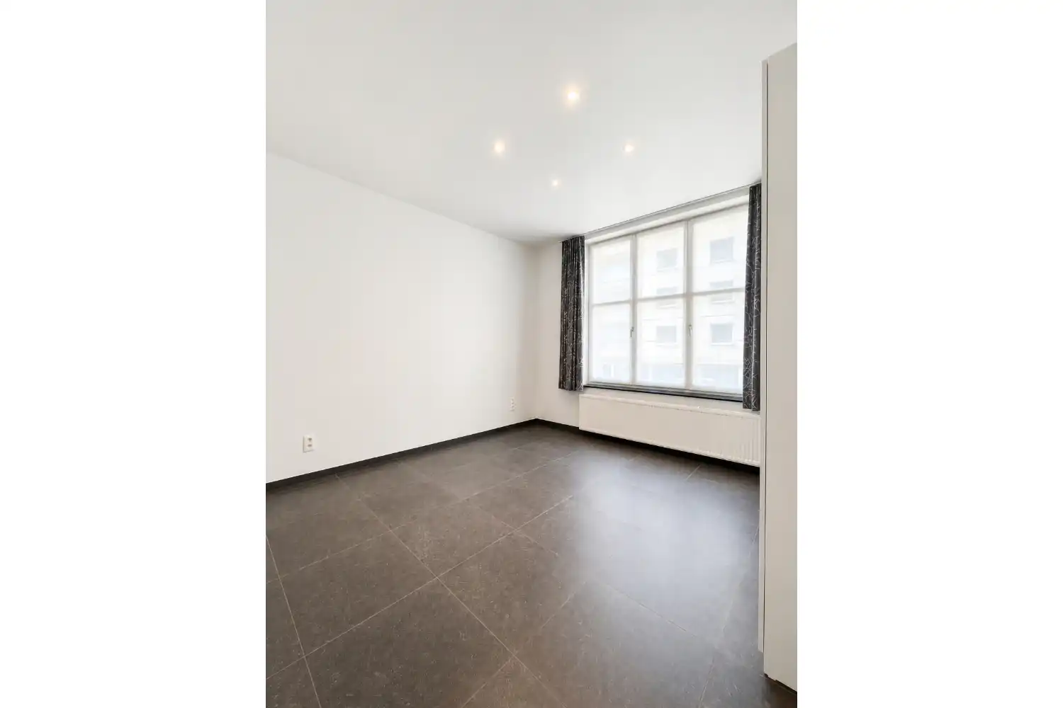 Gerenoveerd appartement op toplocatie aan het Prinses Clémentinaplein in Oostende foto 11