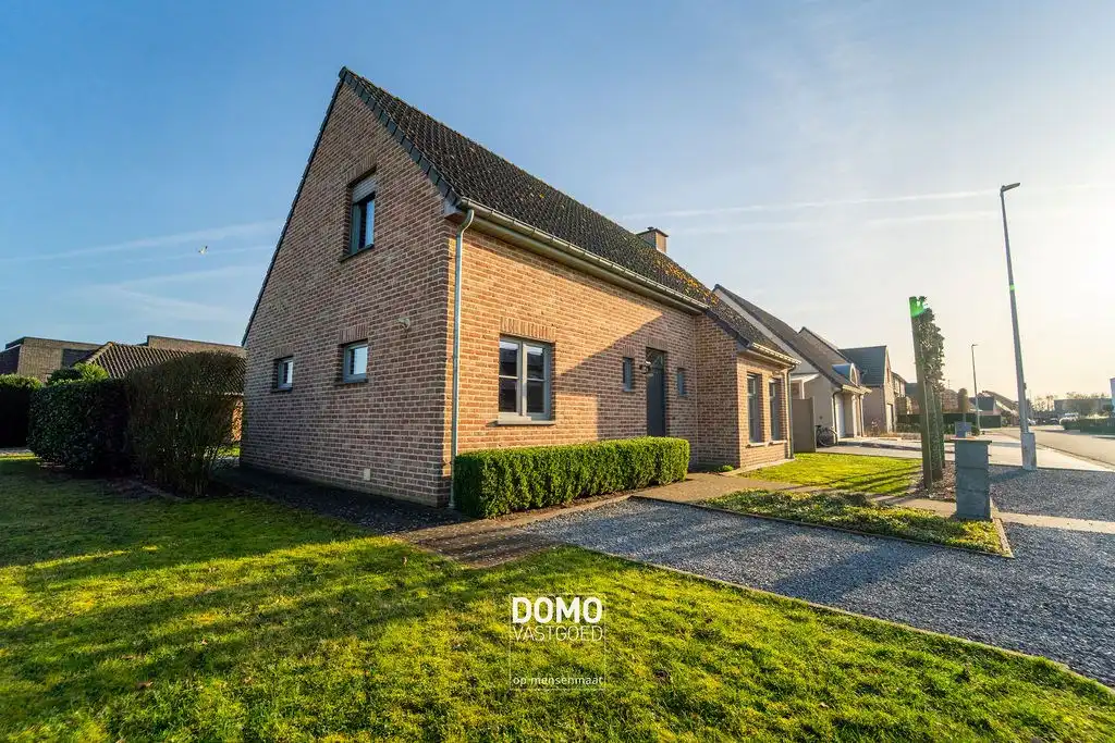 Wonen in alle rust: instapklare open bebouwing met ruime zonnige tuin te Stokrooie foto 2