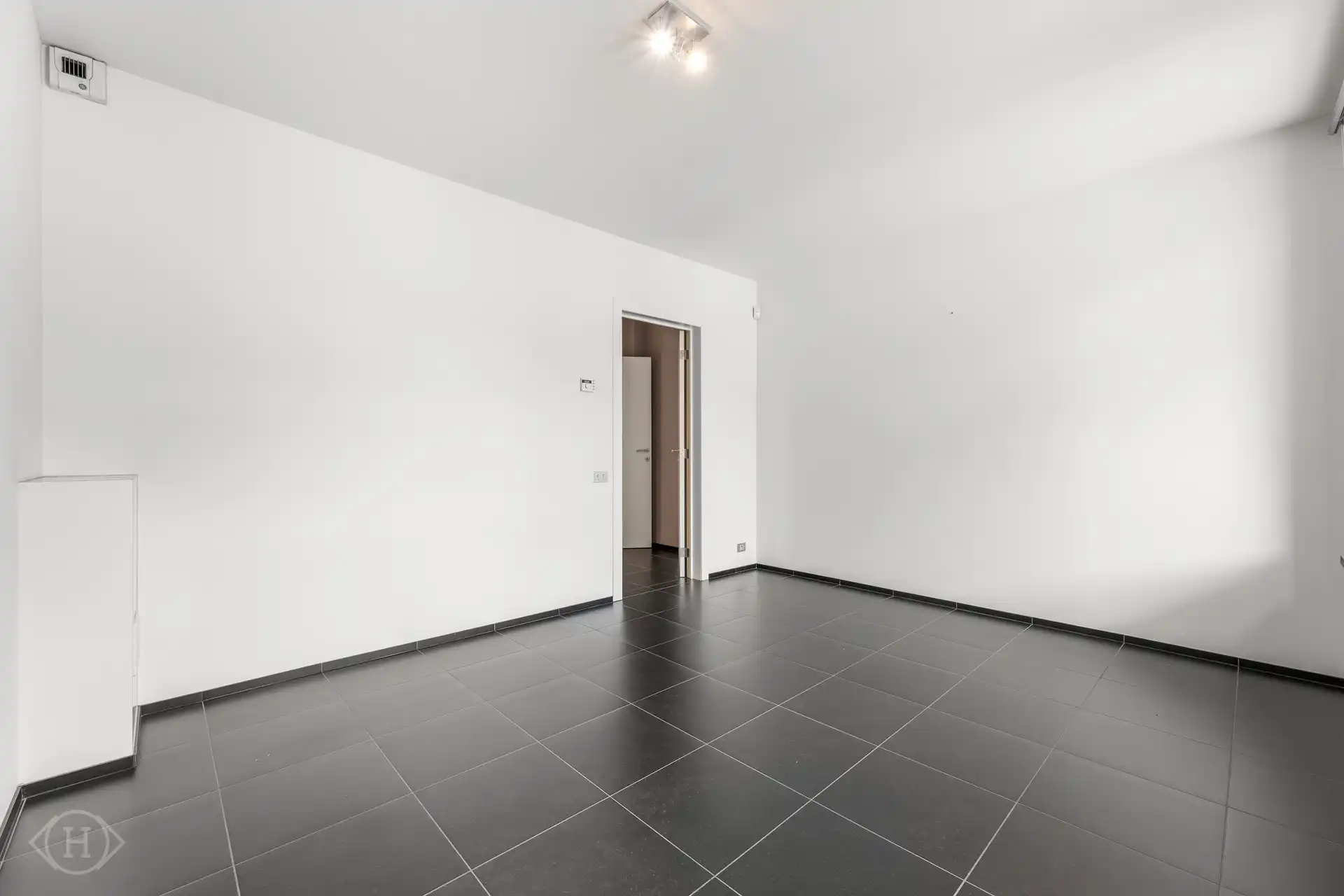 Opbrengsteigendom: Ruim kantoor + duplexappartement foto 18
