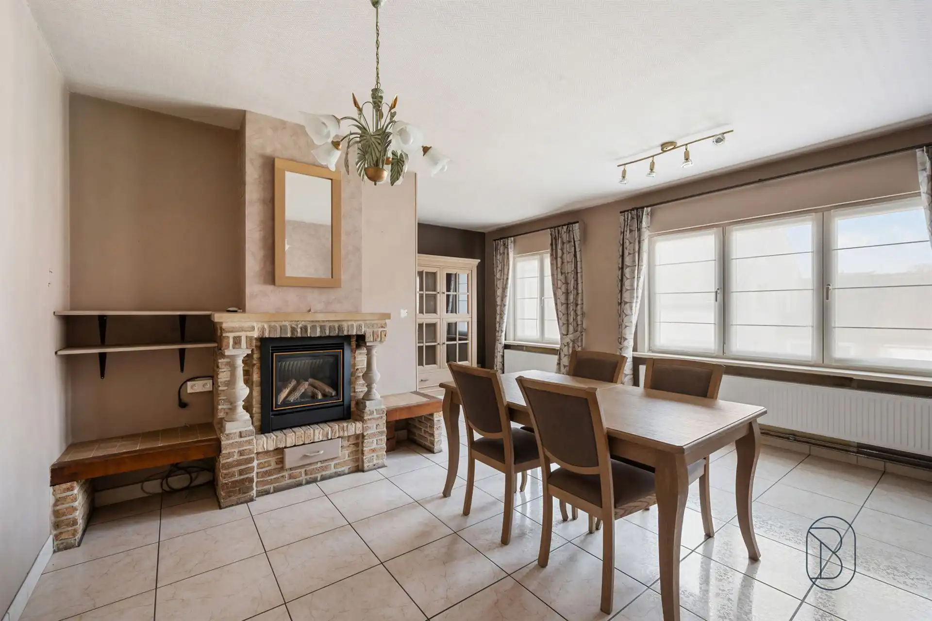 Ruime instapklare woning met 4 slpk, garage en tuin in Heule foto 13
