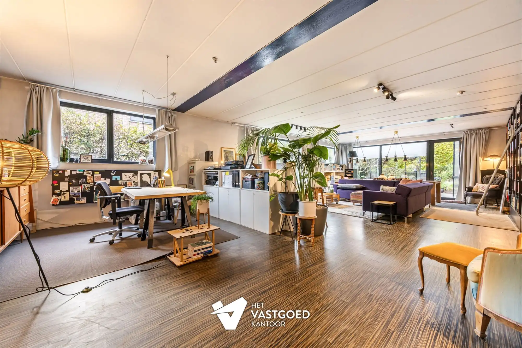 RUIME WONING MET COMMERCIELE OF MULTIFUNCTIONELE RUIMTE OP RUIM PERCEEL IN EEN GROENE OMGEVING foto 2