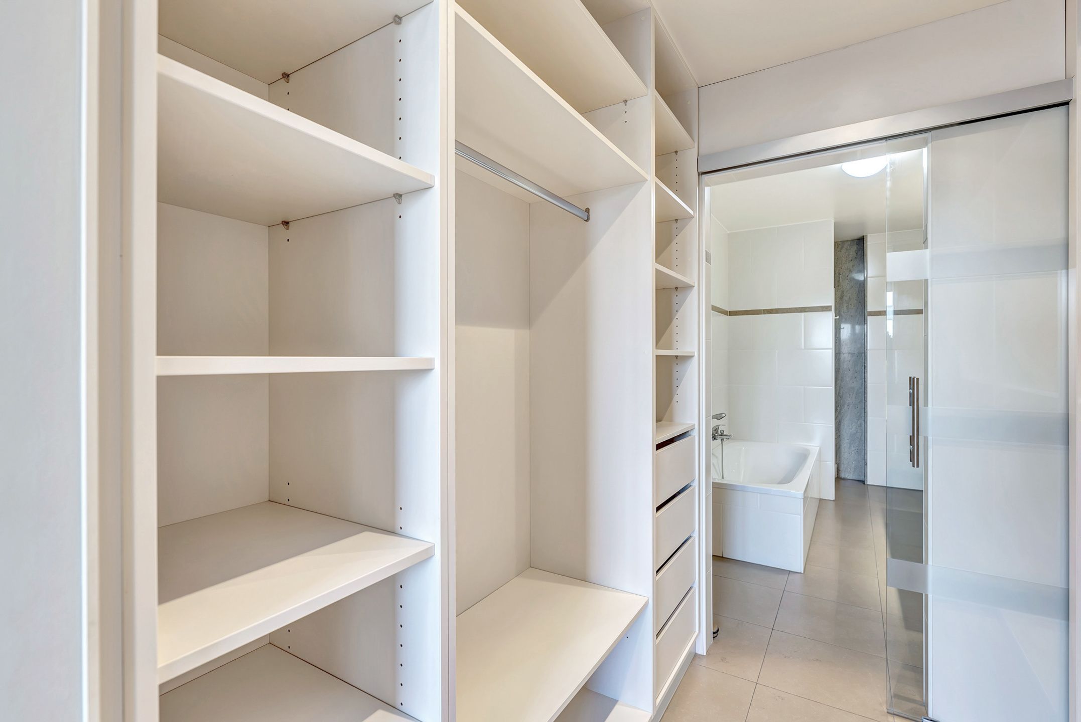 Instapklaar appartement met terras en garage op centrale ligging foto 18