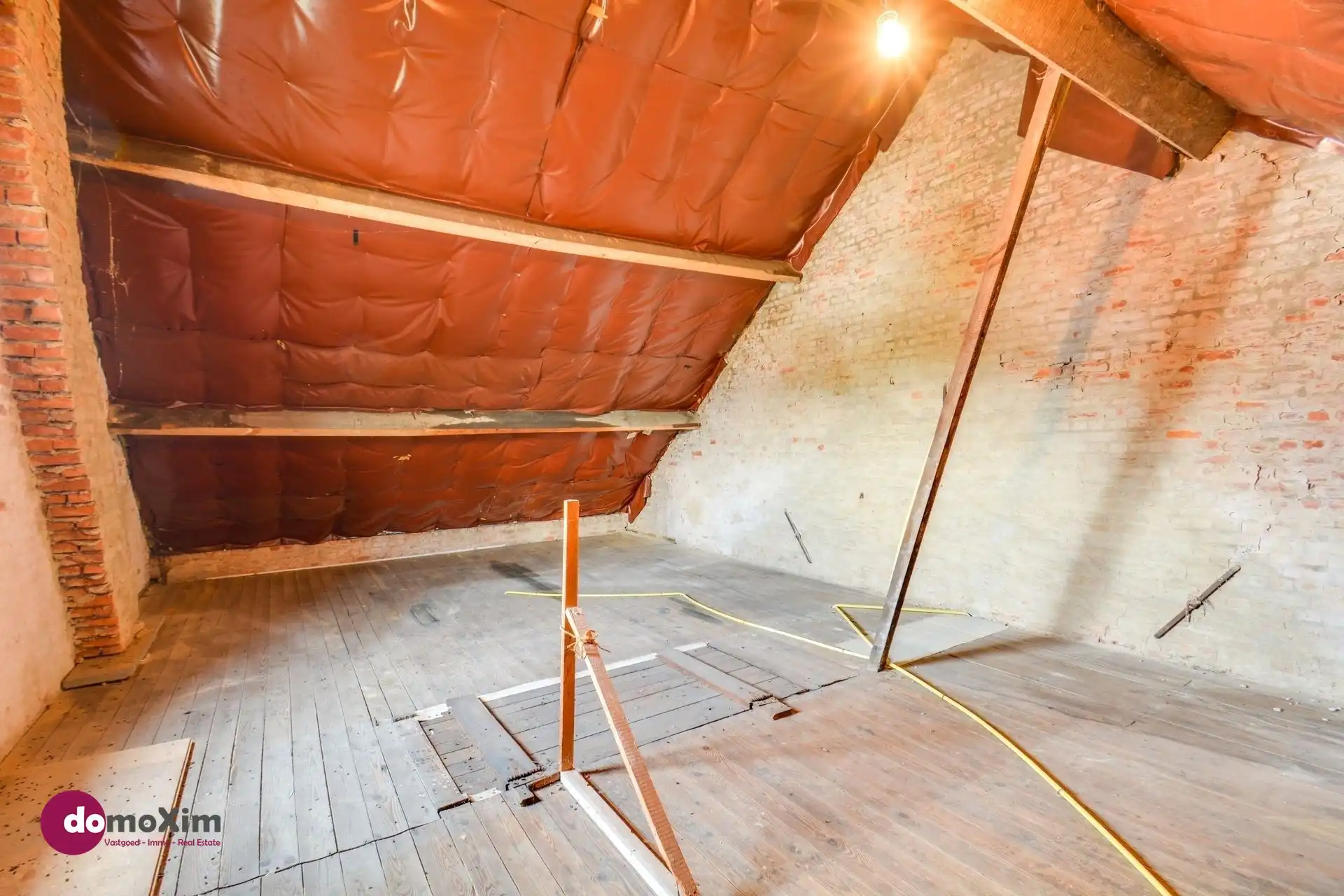 Te renoveren woning op bereikbare locatie in Boortmeerbeek foto 14