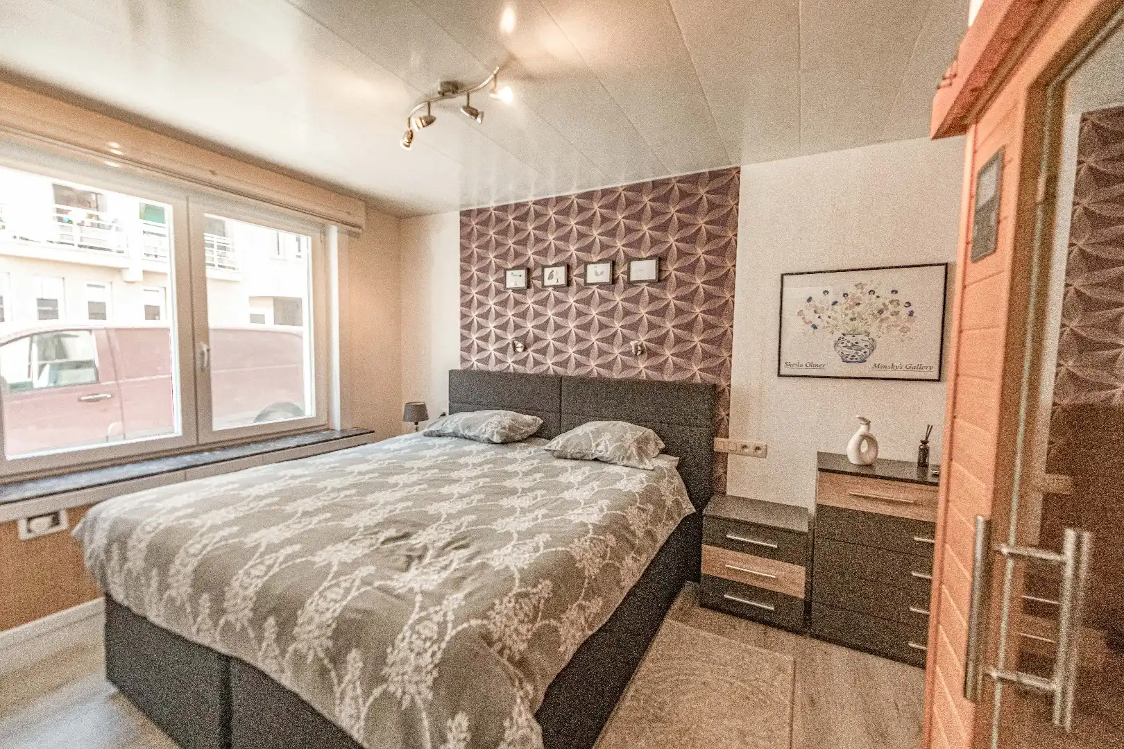 Ruim modern appartement met 3 slaapkamers en terras foto 4