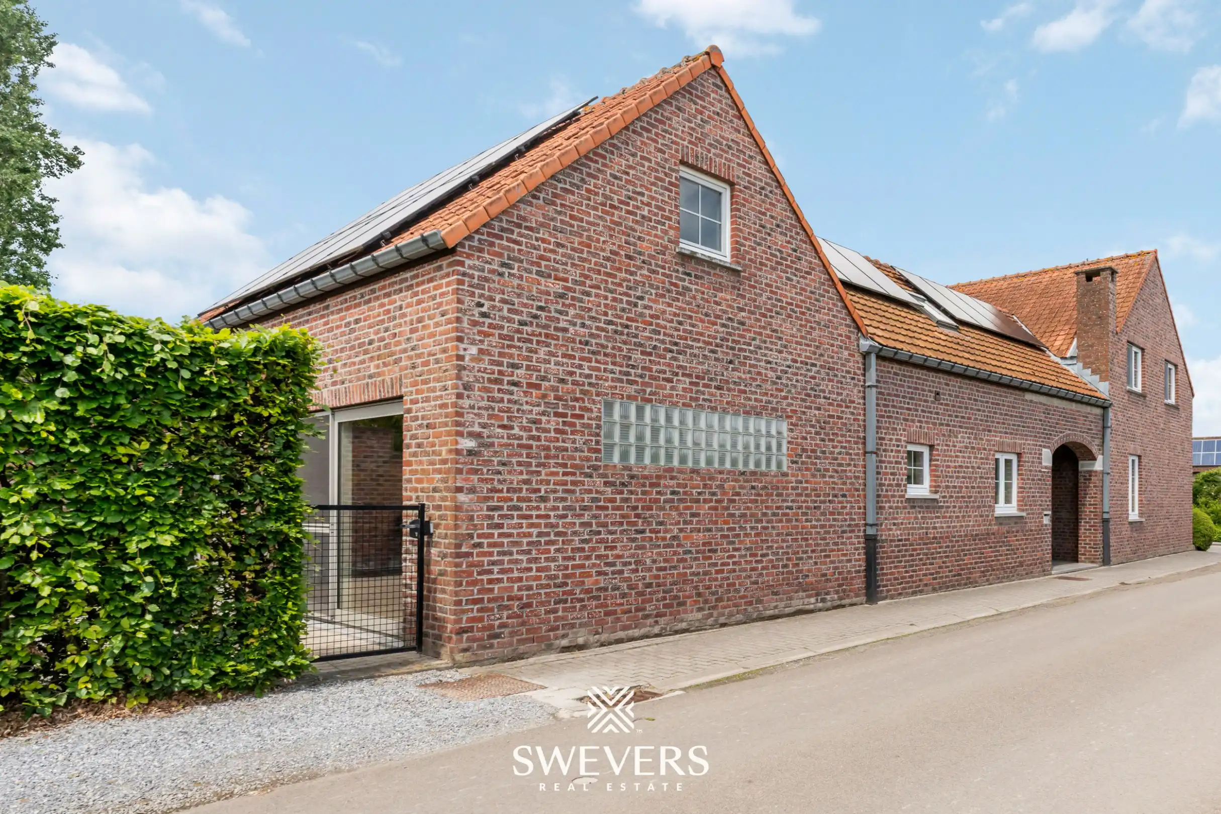 Instapklare woning met veel ruimte, 4 slaapkamers en zonnige tuin foto 2