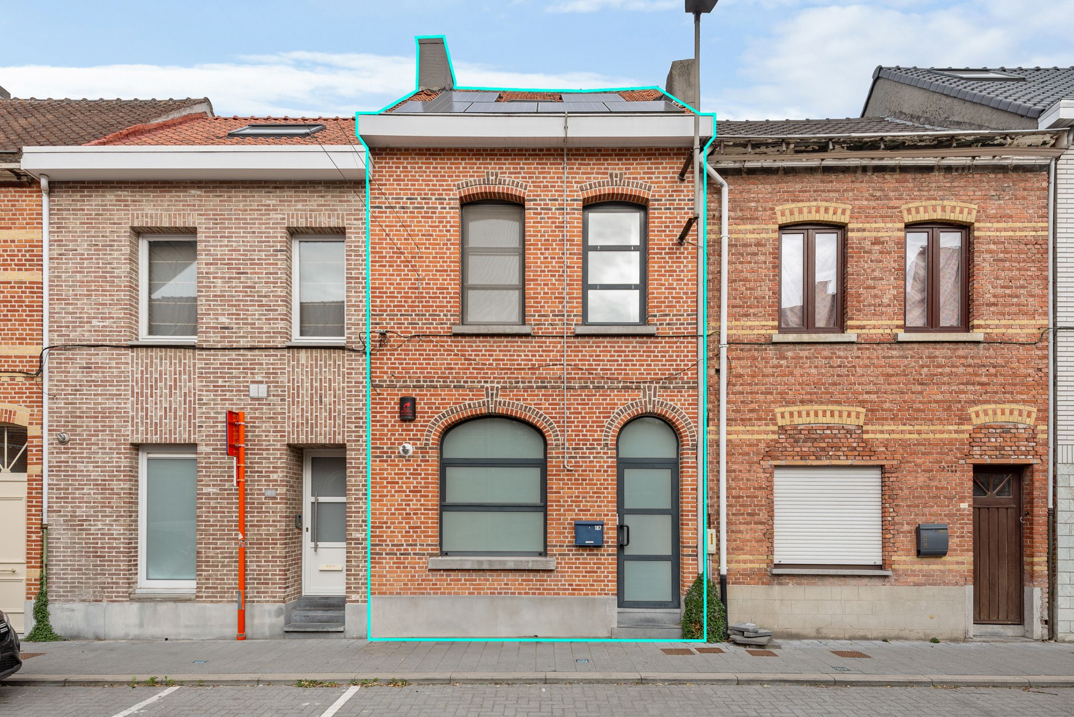 Instapklare woning met 5 slaapkamers en stadstuin in Sint-Niklaas foto 2