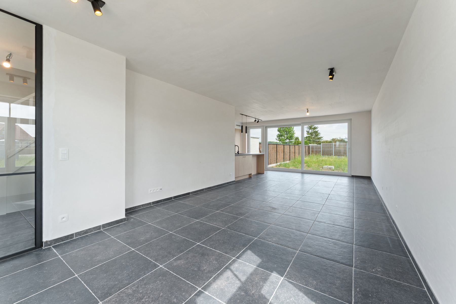 Landelijke, halfopen woning foto 2