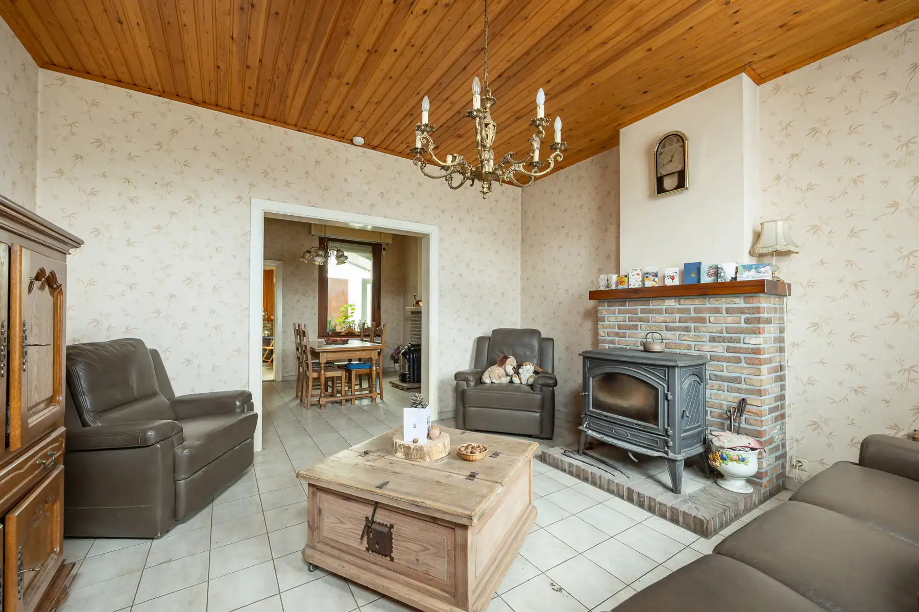 Totaal te renoveren EGW met 2 slpk, diepe tuin en fietsgang foto 2