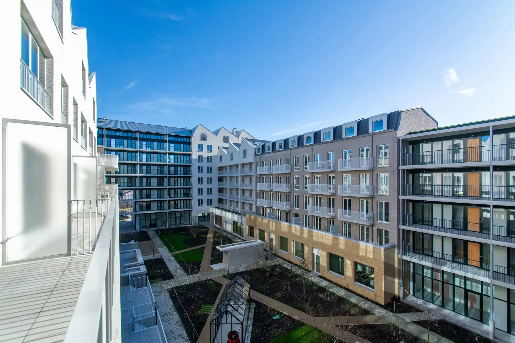 Lichtrijk nieuwbouwappartement met 3 slaapkamers en terras foto 5