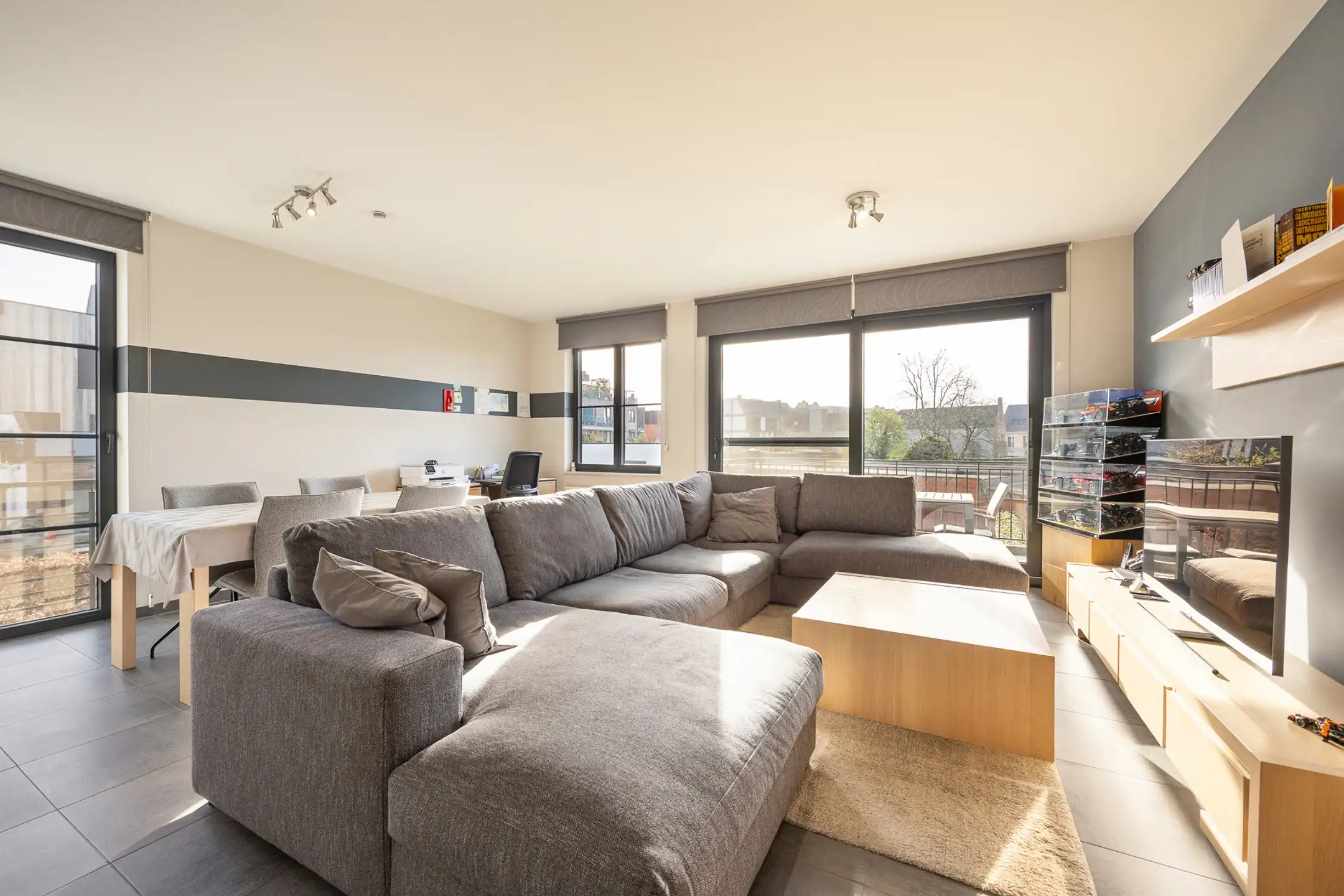 Instapklaar appartement met 2 slpk en terras te Oud-Turnhout foto 2